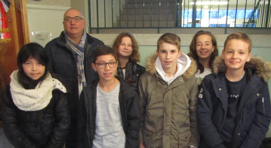 Des collégiens au service de leur établissement