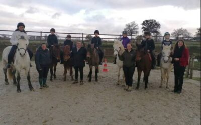 Le collège propose une option pour apprendre à faire du cheval